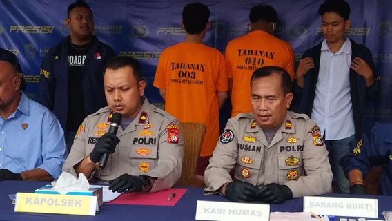 Dukun Padepokan Narakumbara_21 Cakung Claims To Use Methamphetamine To Be Confident In Front Of Patients