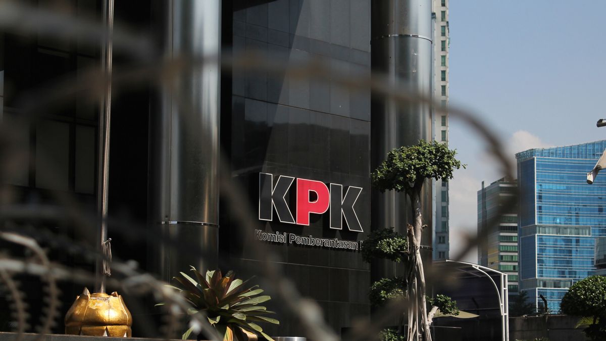 KPK Nomme D’anciens Fonctionnaires Et Ex-fonctionnaires De HUIT Suspects Dans Le Cadre De L’approvisionnement De La CSRT