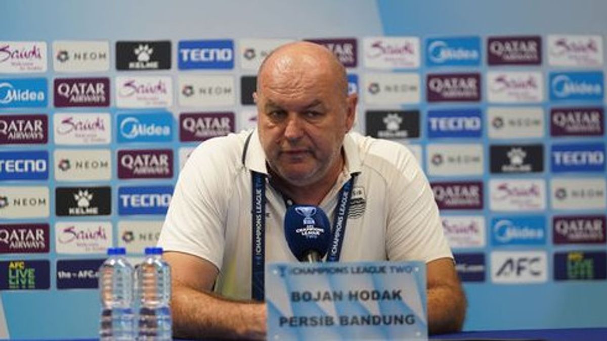 Persib Coach Prepares Brave Strategy Against Lion City Sailors