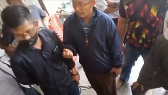 Viral Pria Berpeci Hitam Larang Ibadah Nonmuslim di Cileungsi, Polisi: Video Lama, Sudah <i>Clear</i>