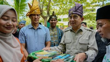 يزور وزير الثقافة جماعات محمودية المتضررة من الفيضانات لتقديم المساعدة