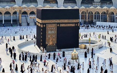 Dapat Teguran Terkait Umrah, DPR Minta AMPHURI Terima Konsekuensi dari Kemenag