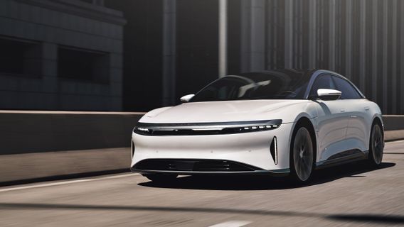 テスラと競合し、LucidグループはまもなくヨーロッパでLucid Air Dreamラグジュアリーセダンを発売します