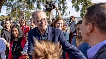 PM Australia Tiba di Istana Bogor Dikawal Pasukan Berkuda, Disambut Jokowi dan Ngobrol Santai di Beranda