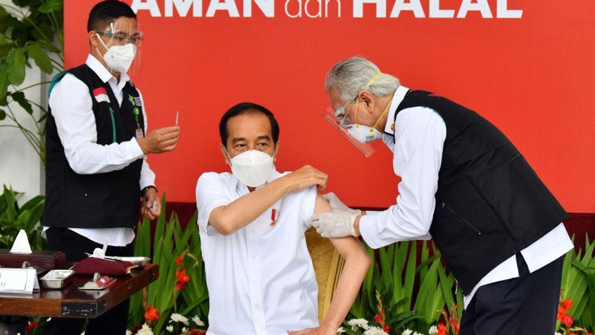 'It Feels Like Being Bitten By An Ant', Behind Jokowi's Expression Terming A Vaccine Injection