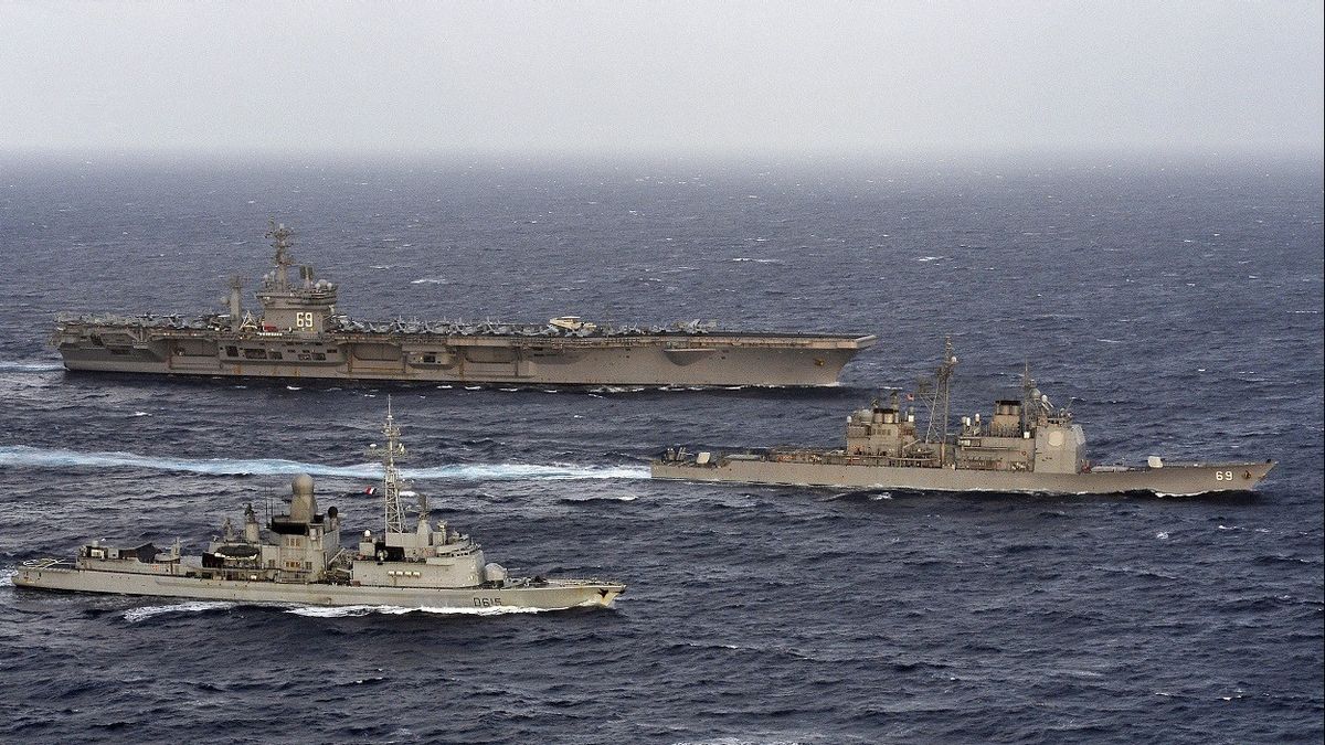 يطالب الجيش الأمريكي بإسقاط الطائرات بدون طيار وصواريخ الحوثي بنجاح في البحر الأحمر