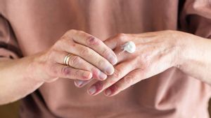 11 Jenis Pengobatan Rumahan untuk Atasi Dermatitis Atopik yang Sedang Kambuh