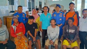 Tim SAR Selamatkan 6 ABK Kapal Nelayan Tenggelam di Pulau Sebuku Lampung