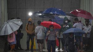 Jakarta Diguyur Hujan Deras, 4 Ruas Jalan Terendam Banjir Hingga 55 Sentimeter