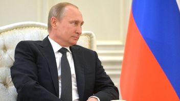 Vladimir Putin Vaksinasi Dosis Ketiga dan Siap Uji Coba Vaksin Nasal