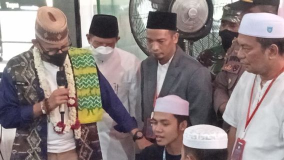 Visit Darul Hijrah Islamic Boarding School In South Kalimantan, Menparekraf Sandi Uno Encourages Students To Become YouTubers