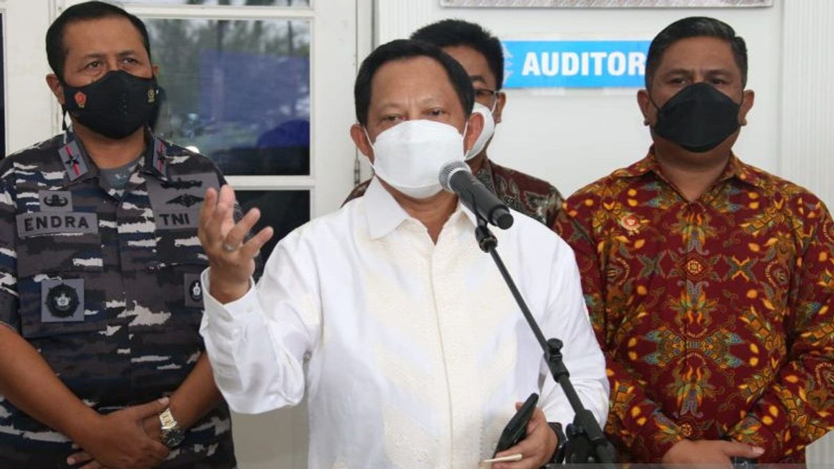 وزير الداخلية تيتو تيغاس، المناطق ذات الإنجازات المنخفضة التطعيم COVID سيتم فرض عقوبات، تسليط الضوء على سومطرة الغربية
