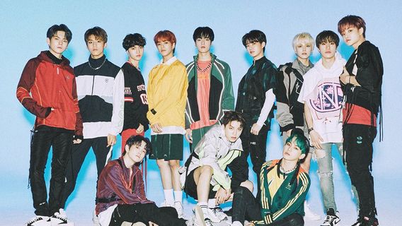 TREASURE Resmi Debut dengan <i>BOY</i>