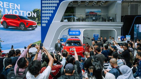ヴィンファスト、IIMS 2026でVF 7プレミアム7人乗り電気MPVの予約を開始