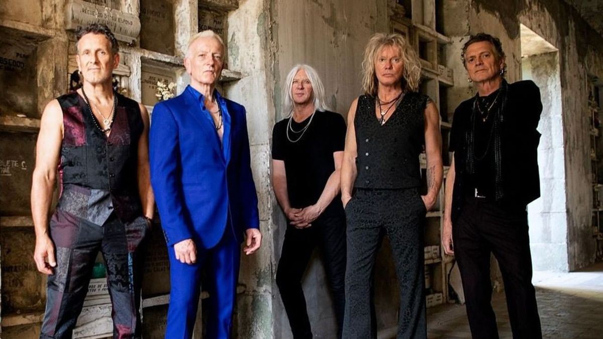 Def Leppard Rilis Video untuk <i>Hysteria</i> dari Album <i>Drastic Symphonies</i>