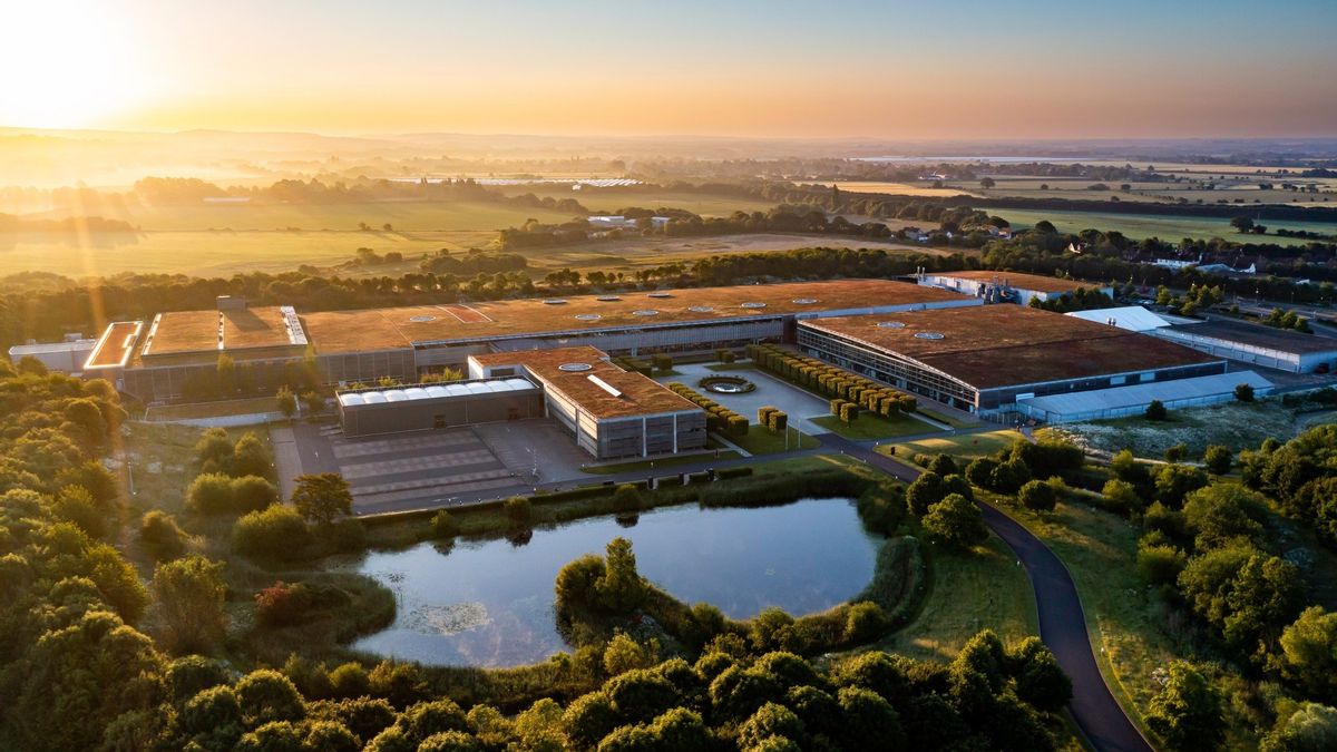 Rolls-Royce Invests IDR 6 Trillion For Expansion Of Goodwood Factory, To Build Both EVs