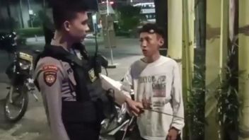 三名持利器少年在夜间巡逻时被警方逮捕