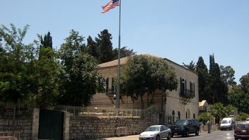 パレスチナ人にエルサレムの領事館を開きたい、米国はイスラエルの承認を得なければならないと言う