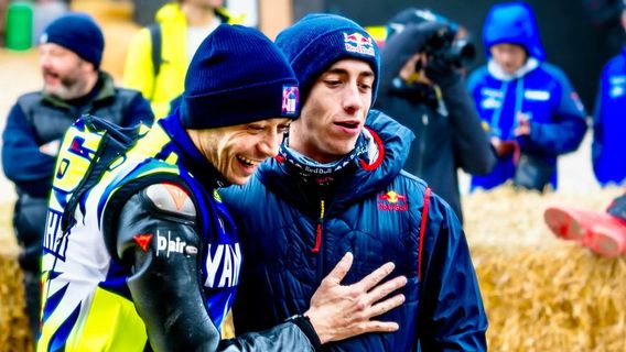 バレンティーノ・ロッシのチームは、今年のペドロ・アコスタを追いかけるオープン