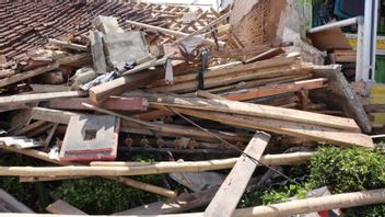 يشتبه في أن صدع سيمانديري وزلزال ضحل تسبب في سقوط العديد من الضحايا