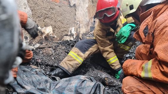 Tebet Fire 3 People Killed: Officers Find Many Electrical Cable Connections In Victim's House