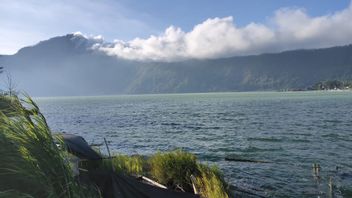 Observation De L’eau Du Lac Batur à Kintamani Bali Devient Verte