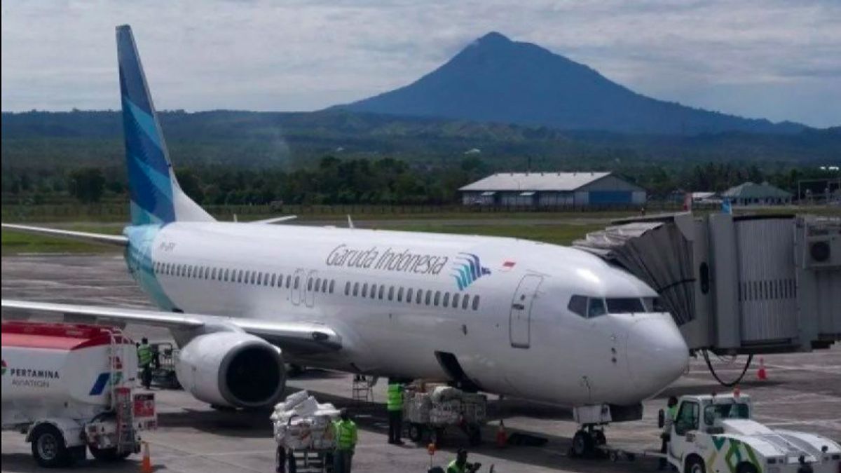 11 Penerbangan Delay Akibat Hujan Deras, Garuda Indonesia Minta Maaf