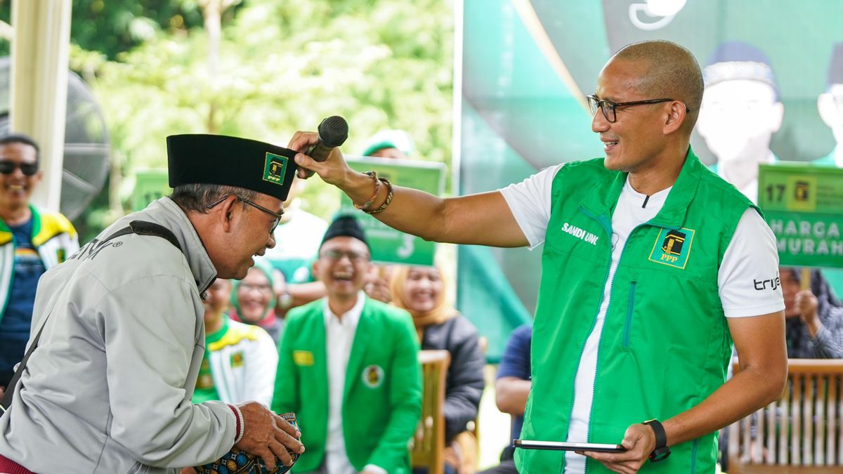 L'appréciation des bénévoles du PPP et du symbole de la lutte, Sandiaga Uno donne des petis aux malades