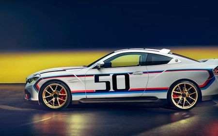 BMW Resmi Melepas Satu dari 50 Unit 3.0 CSL, di BMW Welt, Munich