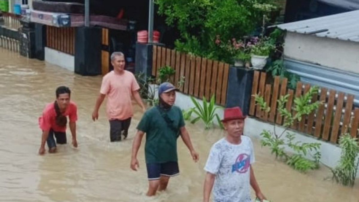 西松巴哇的电网仍因洪水而中断
