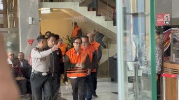 Wamenaker Immanuel Ebenezer Jadi Tersangka, Menangis Pakai Rompi Oranye-Diborgol 