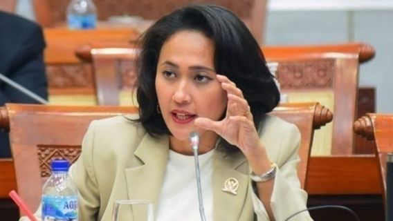 اللجنة الأولى لمجلس النواب: التزام الحكومة بحماية العمال المهاجرين الإندونيسيين يتحسن
