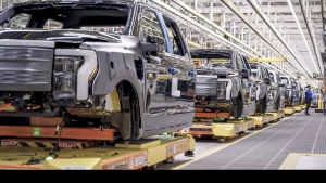 Tiru Toyota, Ford Kini Lebih Fokus Produksi Kendaraan Hybrid