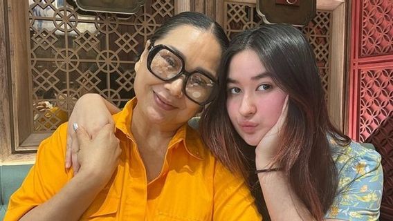 Akhirnya Stephanie Poetri Kolaborasi dengan Titi DJ di Lagu A Little Bit of Light