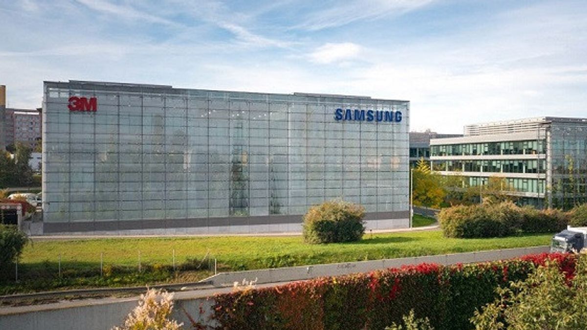 Samsung Cuts Production Of Memory Chips Due To The World Economy Sluggish, Profits Drop 96 Percent!