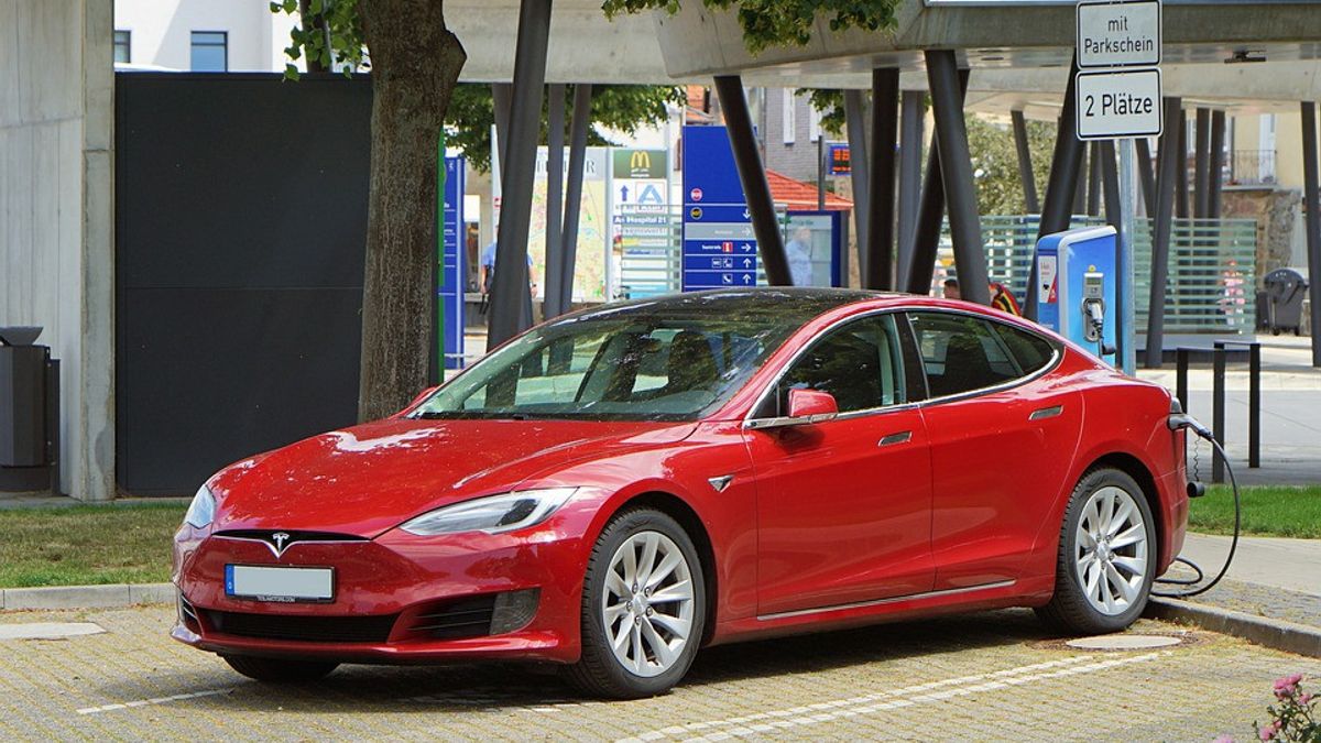 Considérée Comme La Cause De L’accident, Tesla Doit Arrêter Le Jeu Des Passagers Pendant Que La Voiture Est En Marche