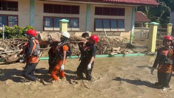 Basarnas Aceh Fokus Tangani Warga Terjebak Banjir Tak Bisa Diakses Jalur Darat