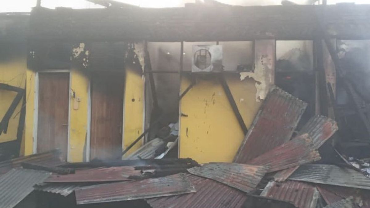 Polisi Selidiki Penyebab Kebakaran Kantor Dinas Pendidikan Pulau Buru