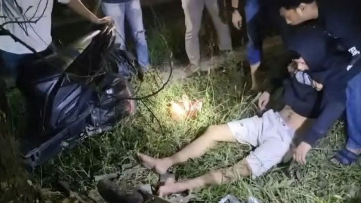 Crasé par un arbre après s’être échappé d’une police, un jeune homme de Pekanbaru a apporté 1 kg de méthamphétamine