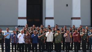 Jokowi au TNI-Polri : Je m'excuse si 10 ans de présidence aient eu beaucoup moins d'aimants