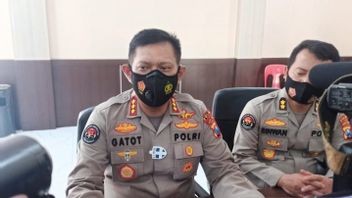 Anticipating Terror, East Java Regional Police Tighten Security At Police Headquarters