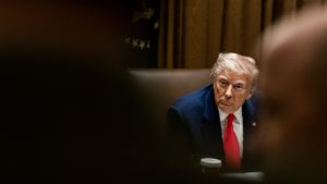 トランプ大統領、ホルムズ海峡での「自由プロジェクト」作戦の中止を発表