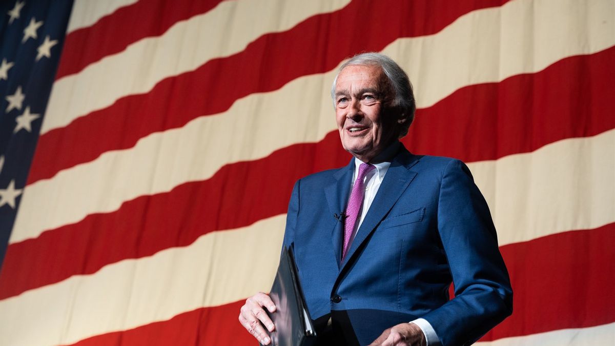 US Senator Urges Trump To Explain TikTok's Divestment Plan