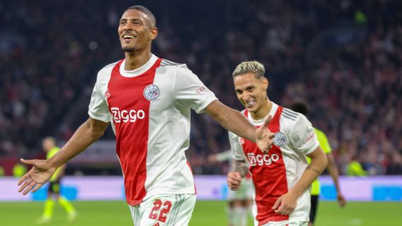  Striker Produktif Sebastien Haller Cetak Gol Bunuh Diri, Ajax Dimbangi Benfica 2-2