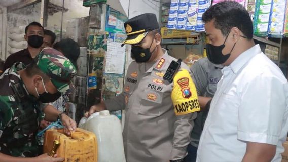 Kapolres dan Dandim Sidak, Ditemukan Pedagang di Sidoarjo Jual Minyak Goreng Curah di Atas HET