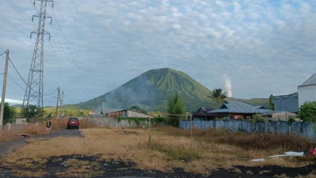 PDIP تطلب من الحكومة توقع النشاط البركاني لجبل لوكون سولوت