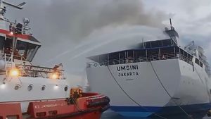 KM Umsini Kebakaran, Sejumlah Kapal Tunda Dikerahkan untuk Pemadaman
