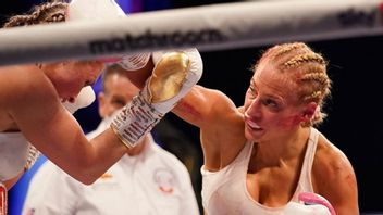 Boxer Ebanie Bridges' Joke After Beaten By Shannon Coutenay: My Eyes Are Bigger Than My Breasts