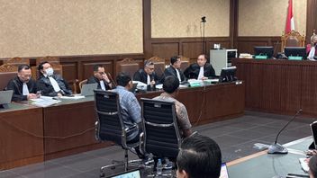 Hasto Staff Says KPK Investigators Deceived Rossa Before Confiscation Of Three Cellphones