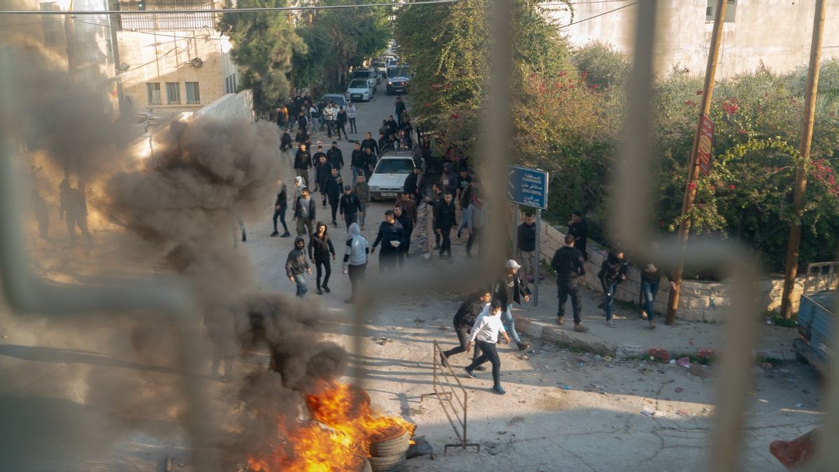 Clashes In West Bank Jenin: Israel Deploys Apache Helicopters, Three Palestinians Killed